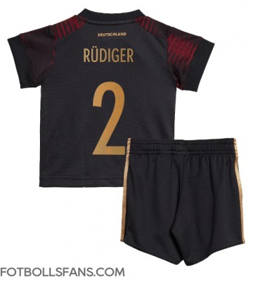 Tyskland Antonio Rudiger #2 Replika Bortatröja Barn VM 2022 Kortärmad (+ Korta byxor)